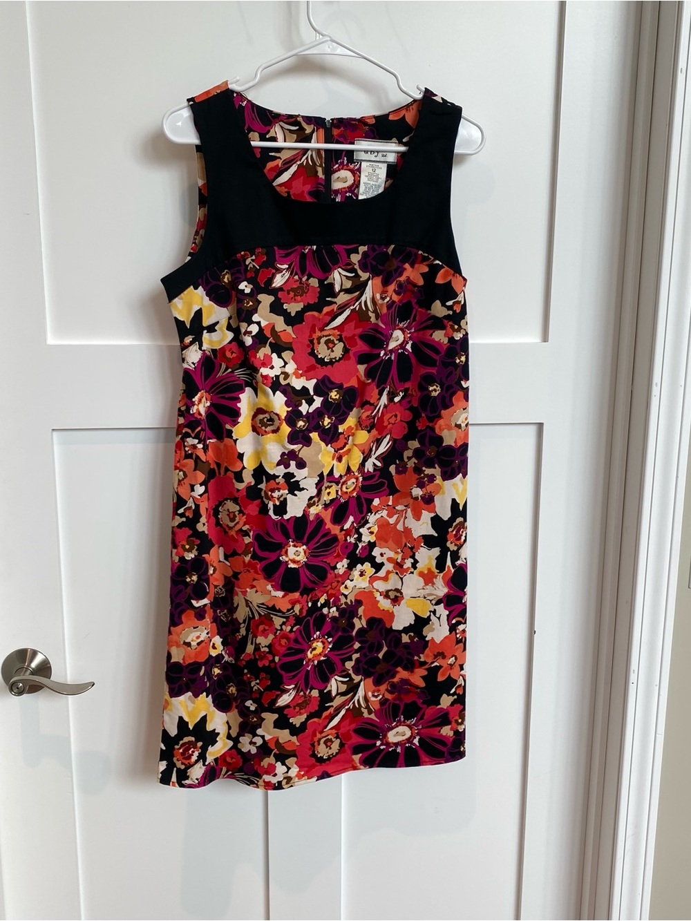 Floral colorful Sleeveless Mini Dress in Black and Multicolor festive